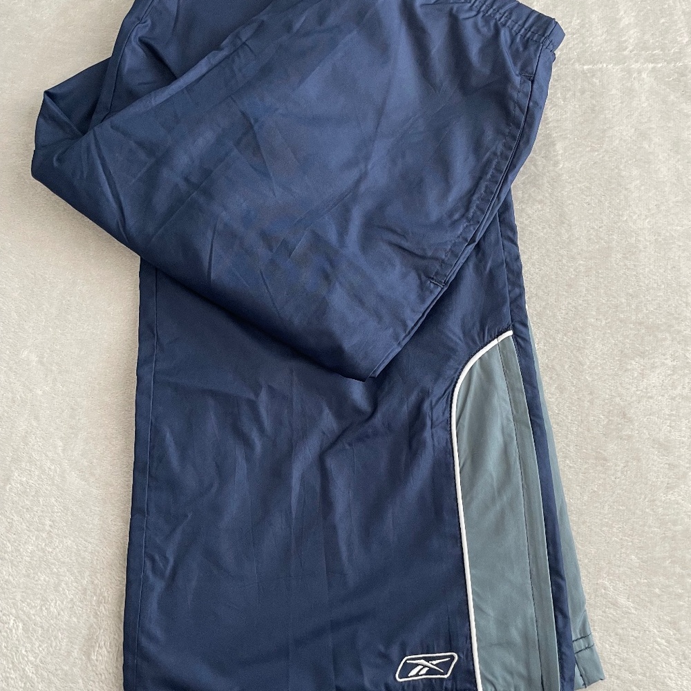 Reebok Vintage Men’s Track Windbreaker Pants Ankle Zippers Size Medium Navy Blue